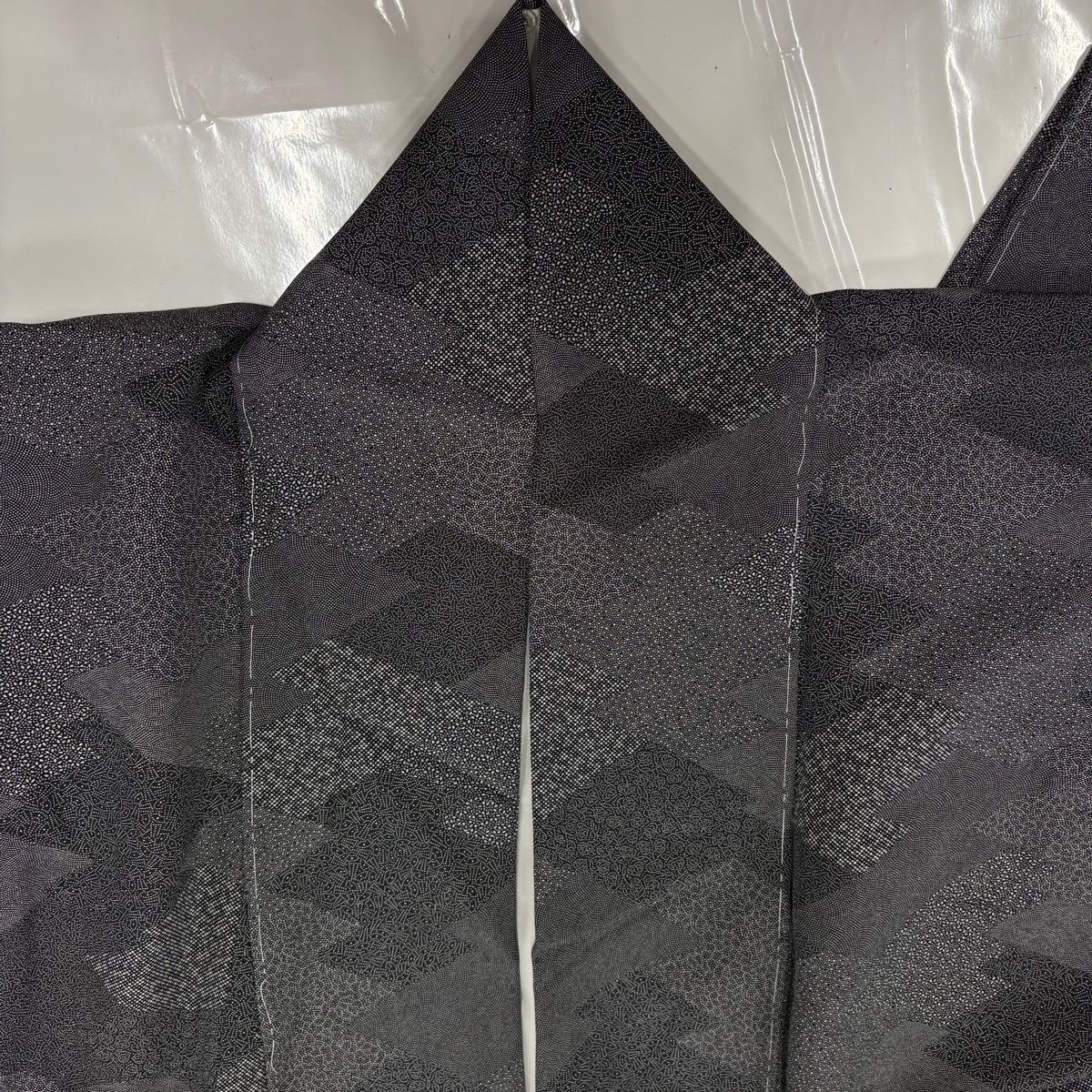  江戸小紋 身丈167 cm 裄丈62 S 袷 松皮菱 寄せ柄 黒灰 正絹 秀品 小紋 着物