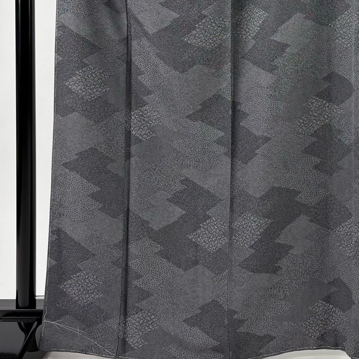 美品】 江戸小紋 身丈167cm 裄丈62cm S 袷 松皮菱 寄せ柄 黒灰 正絹 秀