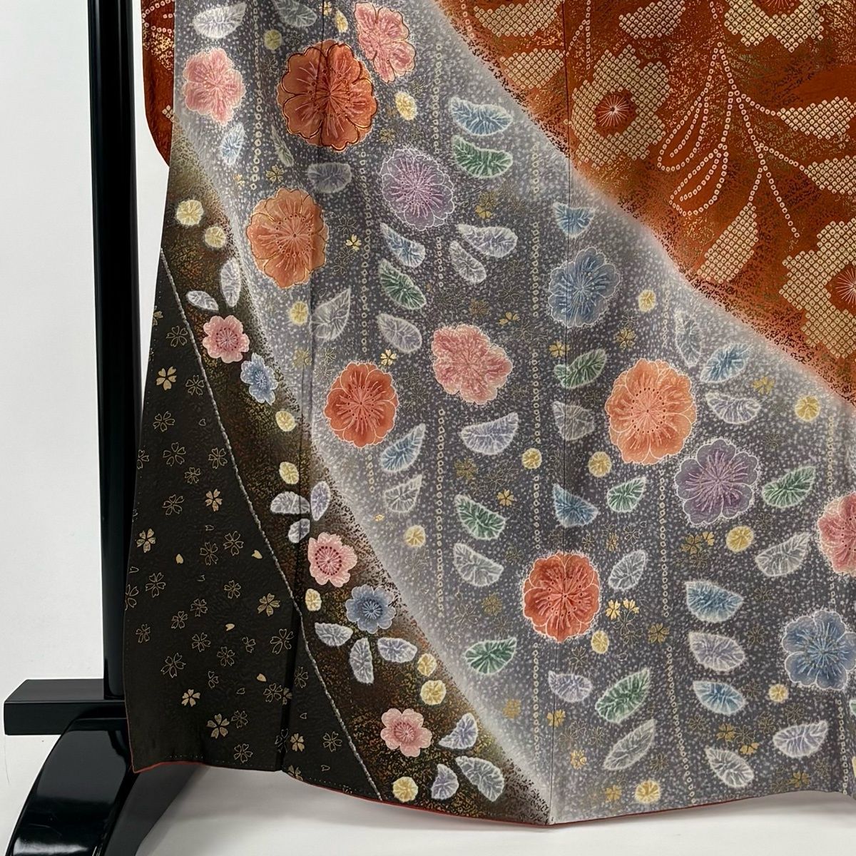 振袖 身丈165 cm 裄丈66.5 M 袷 草花 花びら 金糸 金彩 朱色 正絹 秀品