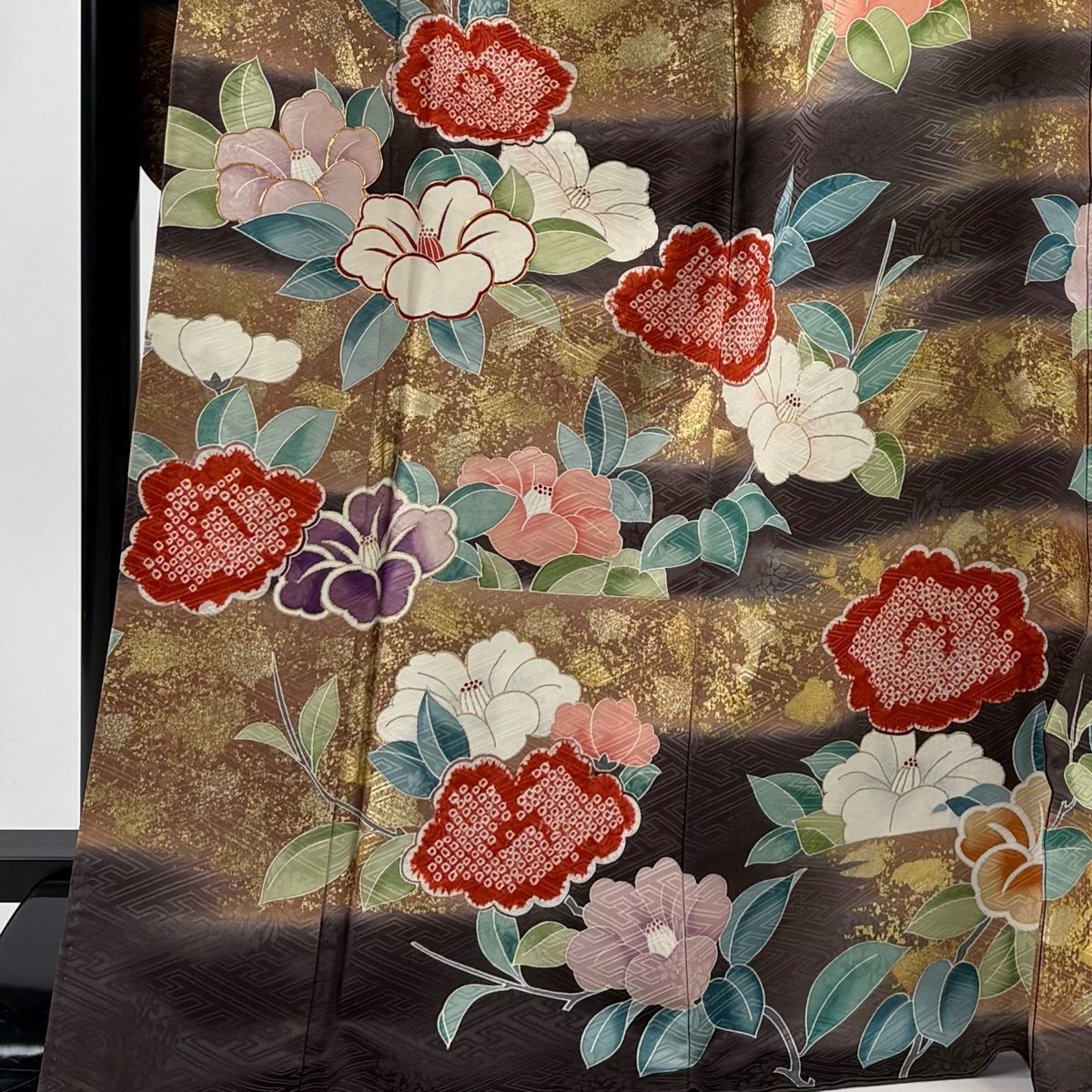 振袖 身丈173 cm 裄丈67.5 L 袷 椿 霞 金彩 絞り 焦茶色 正絹 秀品