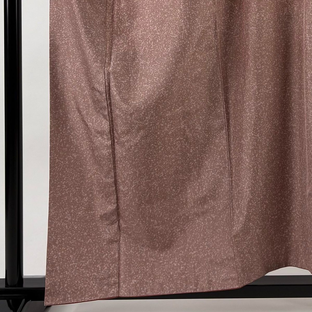 小紋 身丈156.5 cm 裄丈66 M 袷 紬地 幾何学 ピンクベージュ 正絹 秀品