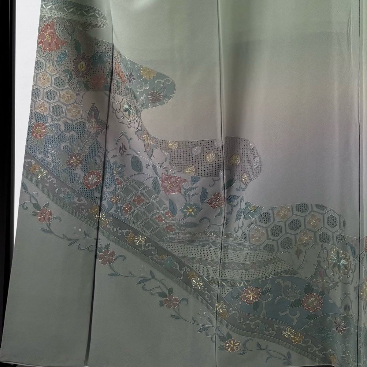 訪問着 身丈160 cm 裄丈67.5 L 袷 草花 七宝 金糸 刺繍 灰緑 正絹 秀品