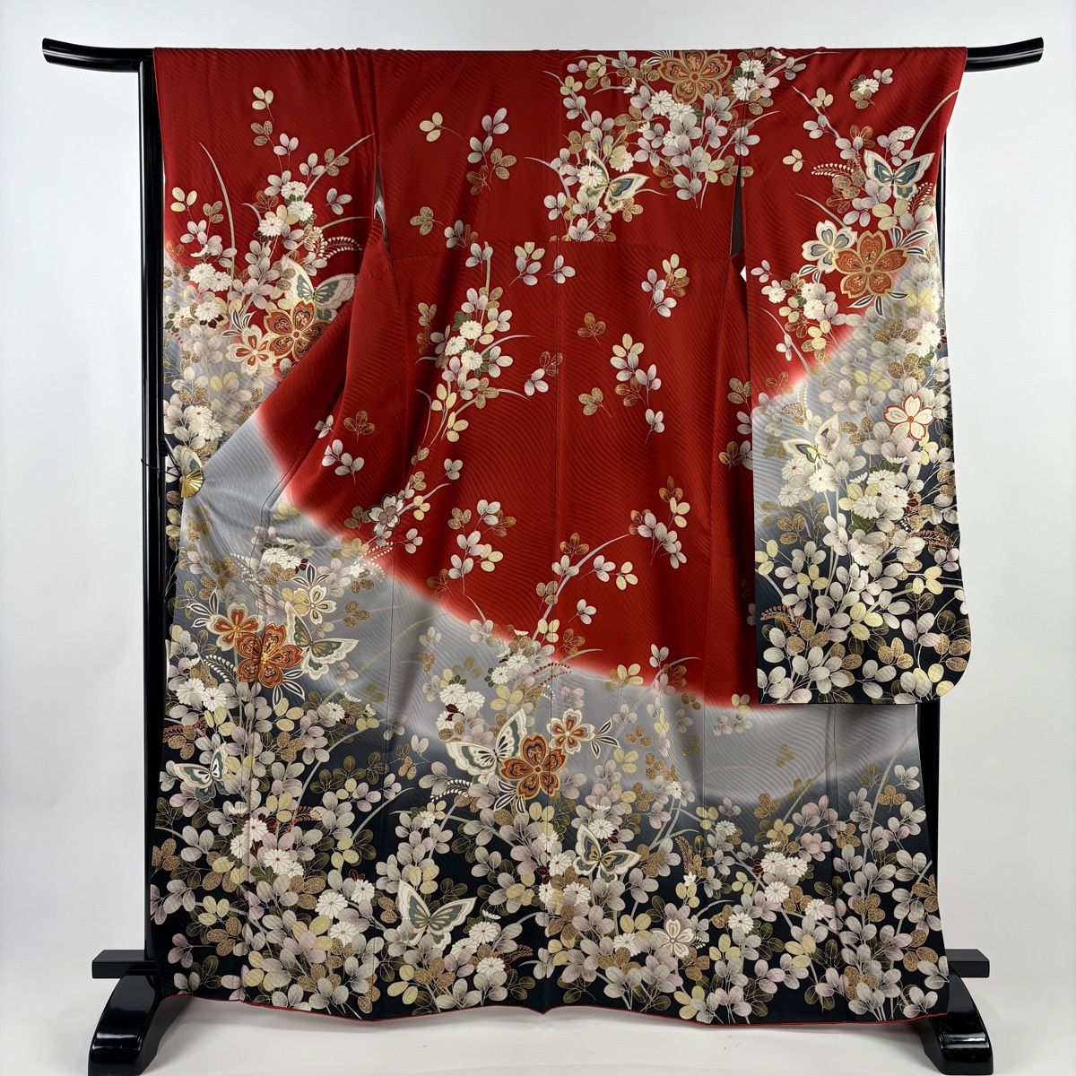 振袖 身丈166 5 cm 裄丈67 L 袷 蝶 桜 金糸 金銀彩 赤 正絹 秀品