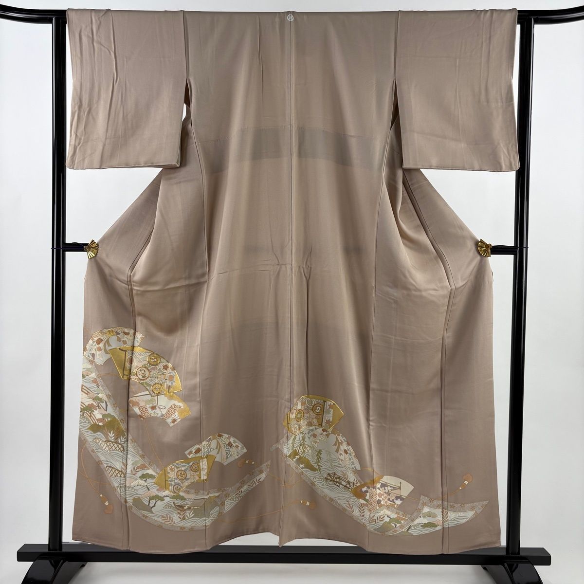 色留袖 身丈156 5 cm 裄丈63 S 袷 扇面 宝尽くし 金糸 金彩 ベージュ 正絹 秀品 一つ紋
