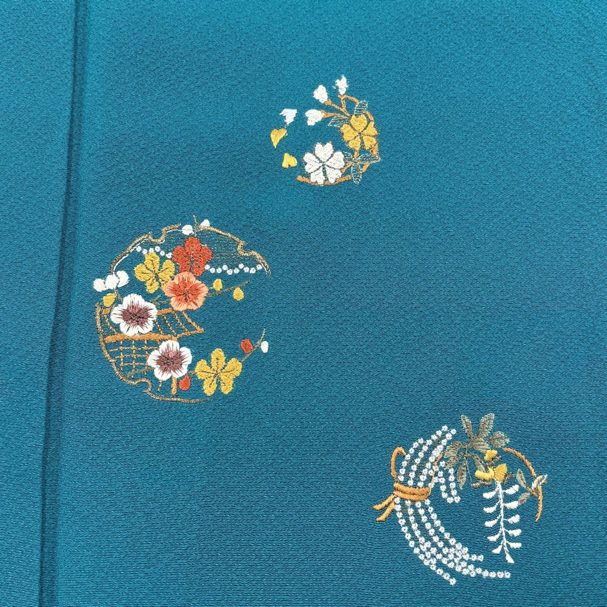 付下げ 身丈153cm 裄丈64.5cm M 袷 雪輪 草花 金糸 刺繍 青緑 正絹 秀