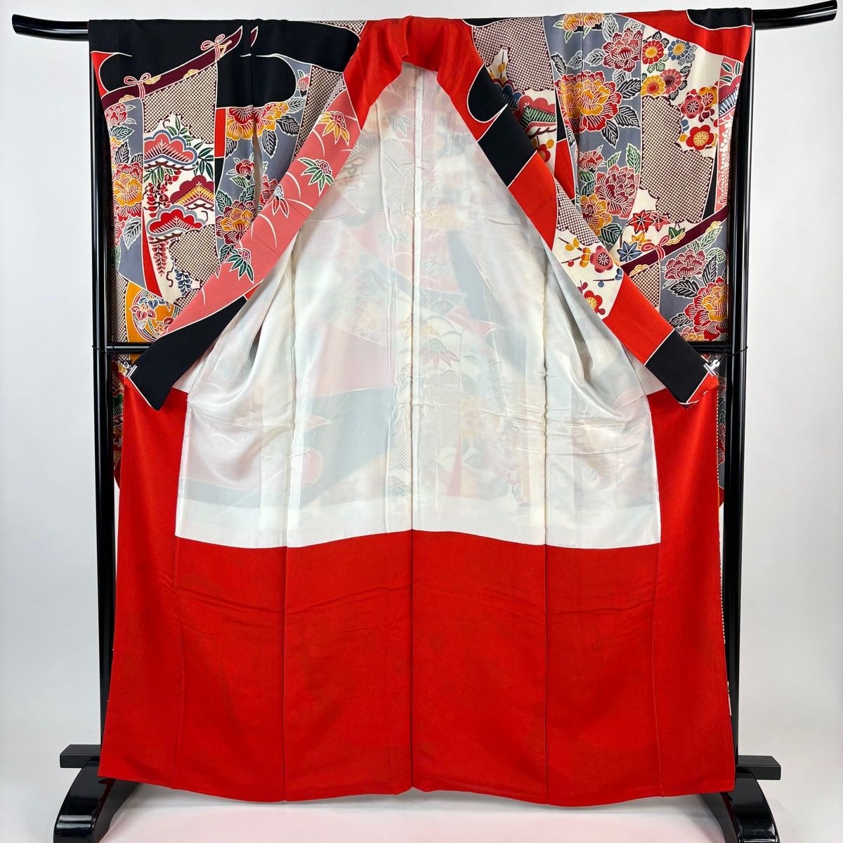  振袖 身丈163 5 cm 裄丈67 M 袷 落款 几帳 草花 縮緬 クリーム 正絹 秀品 振袖 着物