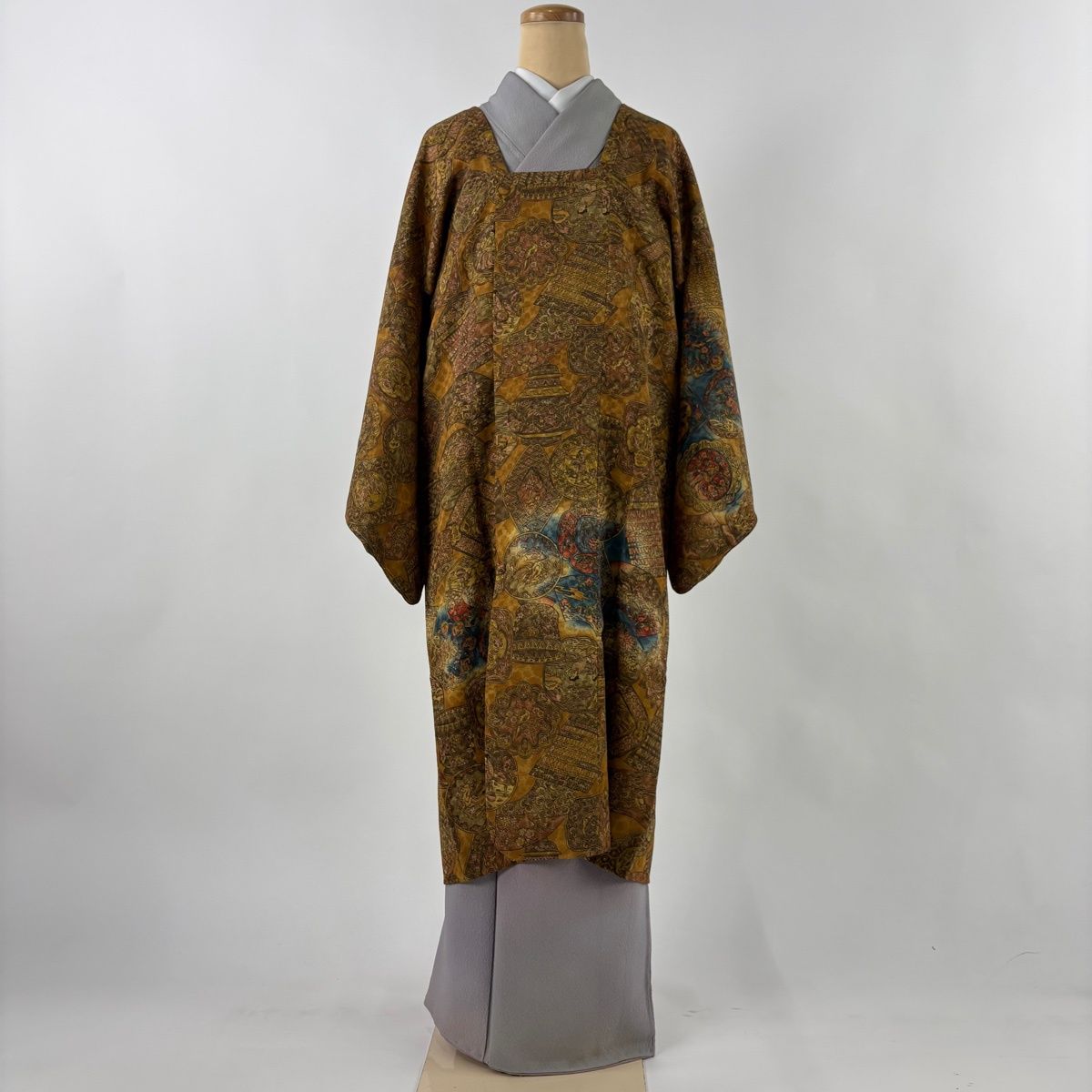 道行 身丈112 cm 裄丈65 M 和装コート 角衿 絵皿 扇面 金通し 黄土色 正絹 秀品
