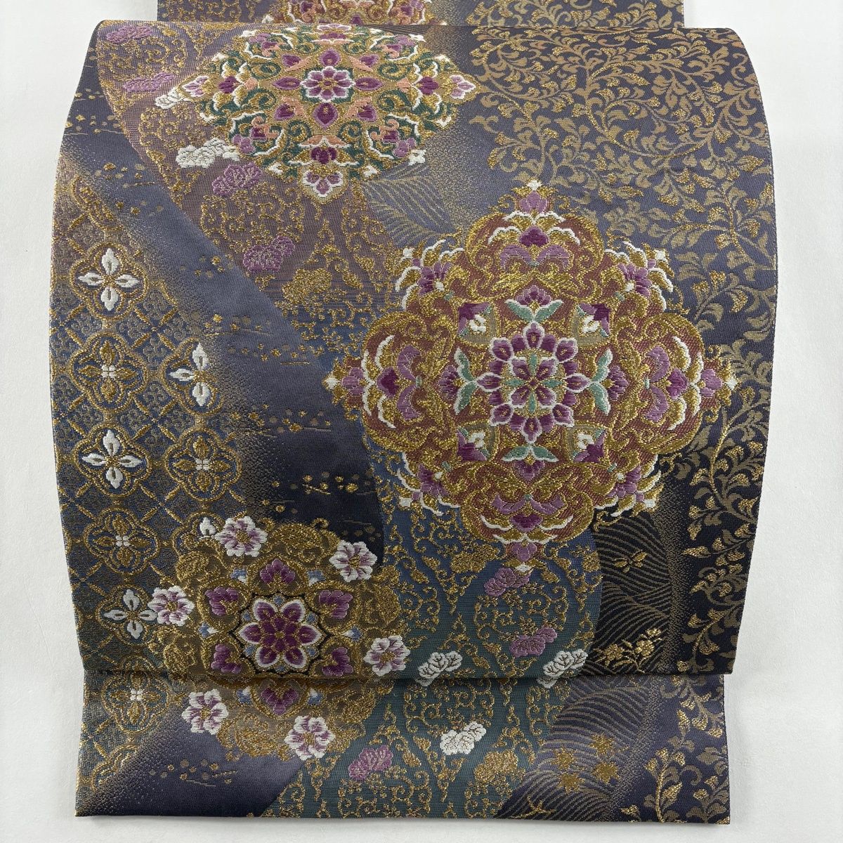 袋帯 華文 花唐草 金糸 箔 灰紫 六通 正絹