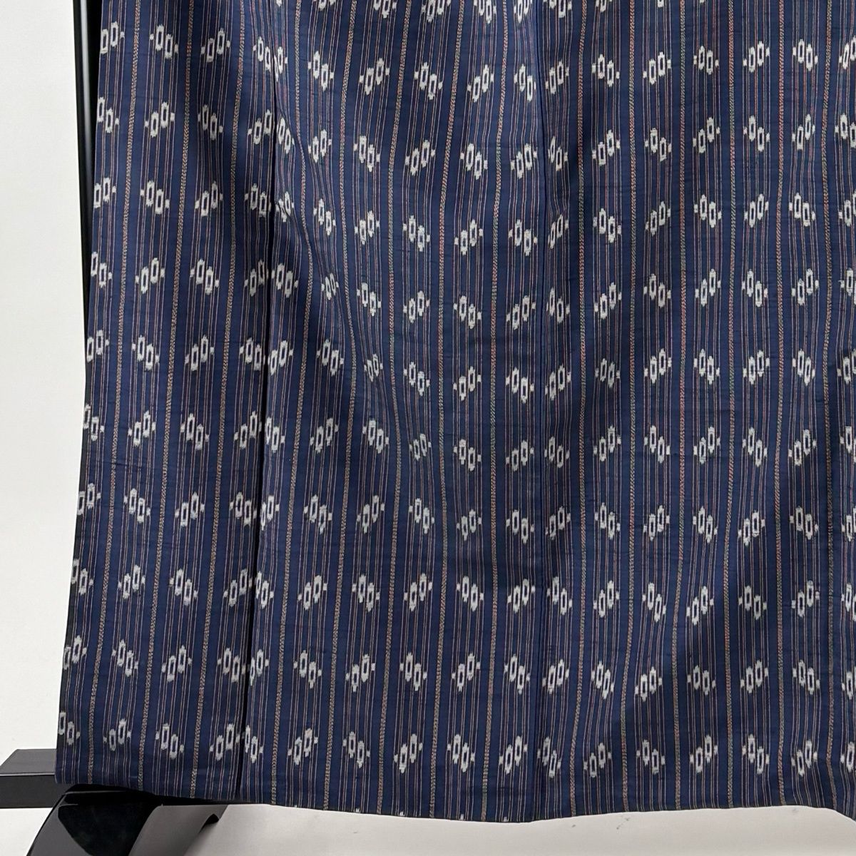紬 身丈163 cm 裄丈66 M 袷 証紙 縦縞 幾何学模様 紺色 正絹