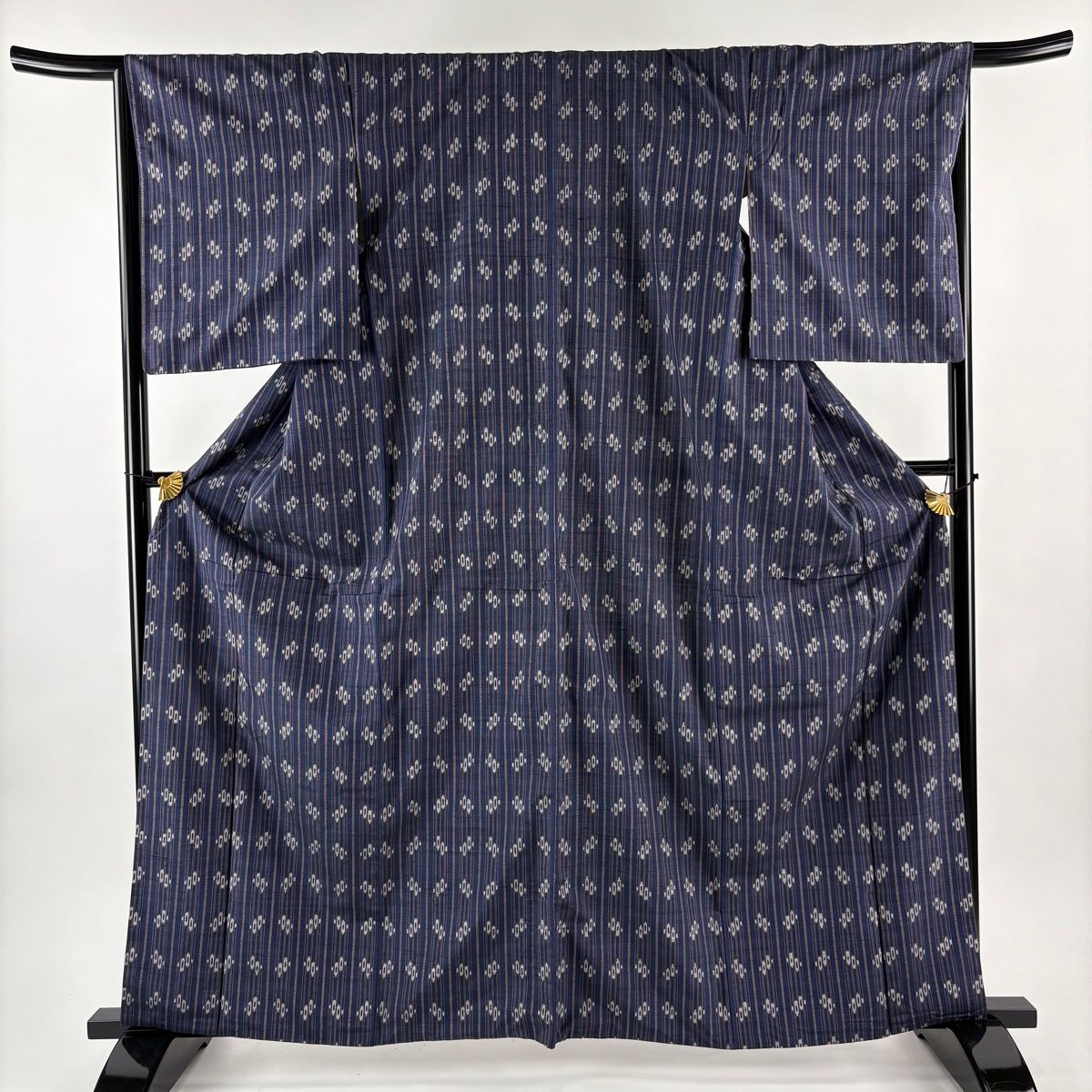 紬 身丈163cm 裄丈66cm M 袷 証紙 縦縞 幾何学模様 紺色 正絹 逸品