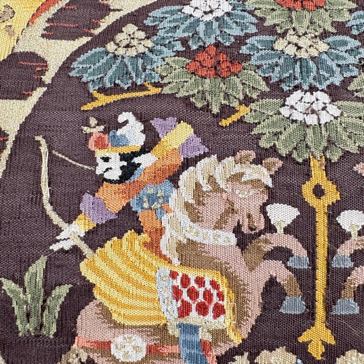 袋帯 秀品 道長取 狩猟文 金糸 薄茶色 お太鼓柄 正絹