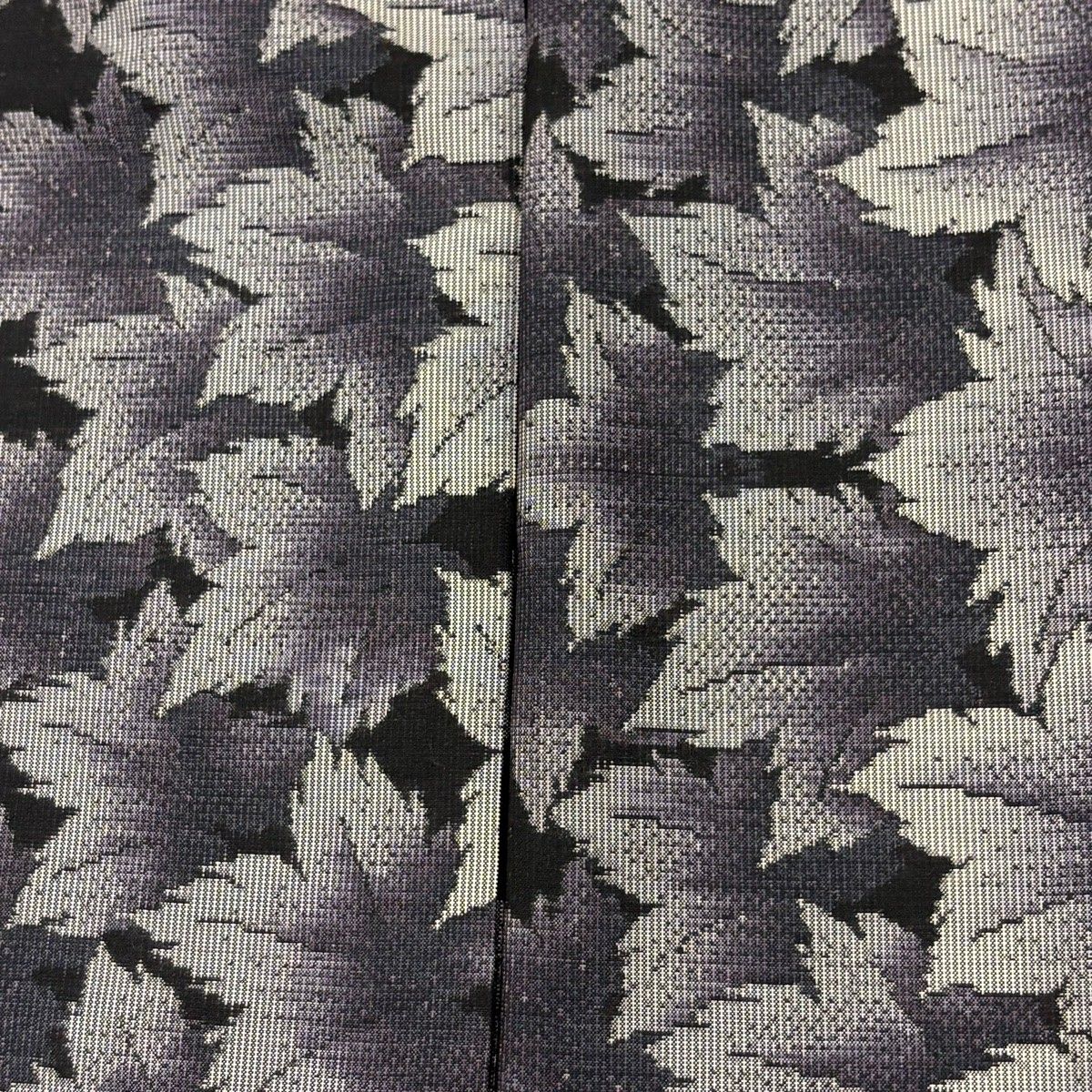  大島紬 身丈166.5 cm 裄丈67.5 L 袷 証紙 葉柄 墨色 正絹 名品 紬 着物