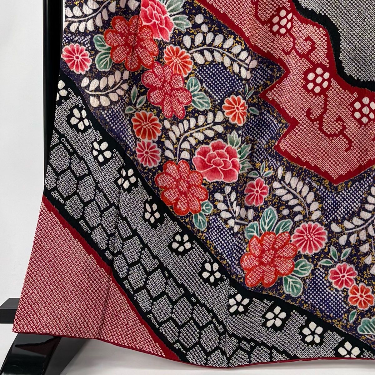 振袖 身丈165 cm 裄丈66 M 袷 菊 牡丹 絞り 金彩 赤 正絹 名品