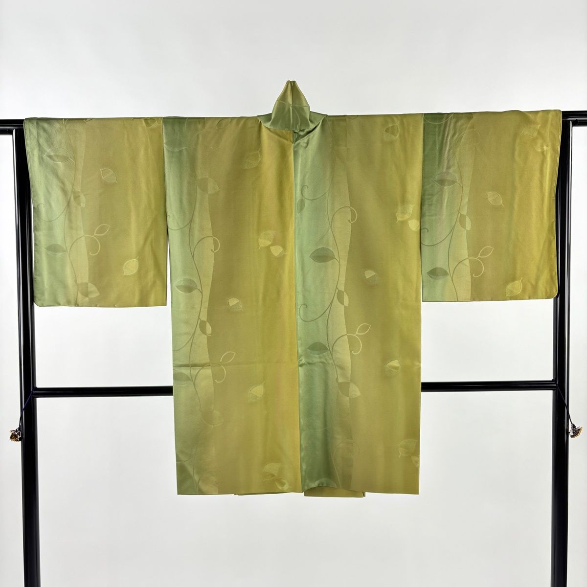 道中着 身丈91 cm 裄丈65 M 和装コート 地紋 ぼかし 鶯色 正絹