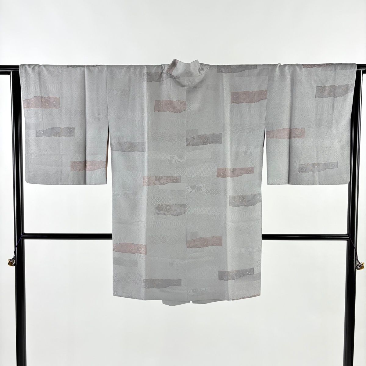 道中着 身丈91 cm 裄丈64 5 M 和装コート 草花 地紋 金彩 灰色 正絹