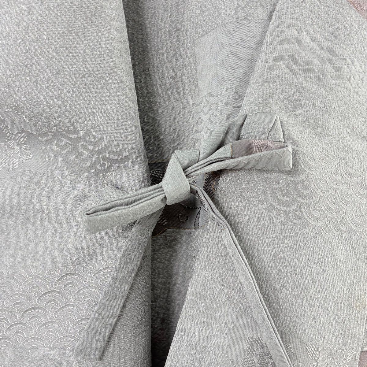  道中着 身丈91 cm 裄丈64.5 M 和装コート 草花 地紋 金彩 灰色 正絹 羽織 着物 浴衣