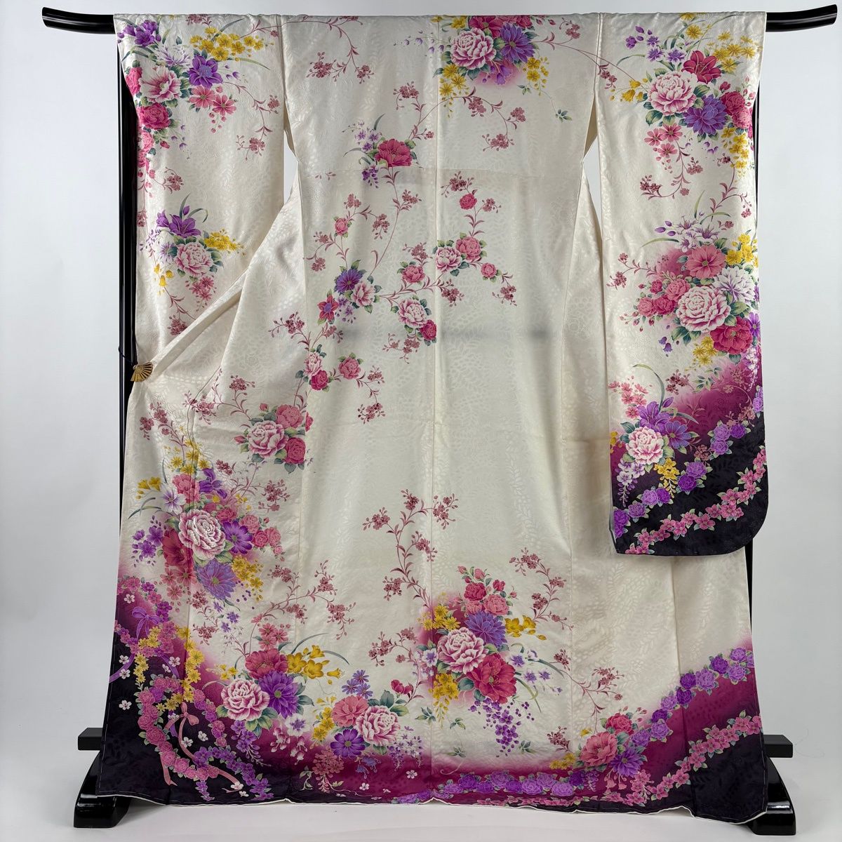 振袖 身丈176 cm 裄丈68 L 袷 草花 銀通し 刺繍 クリーム 正絹 名品