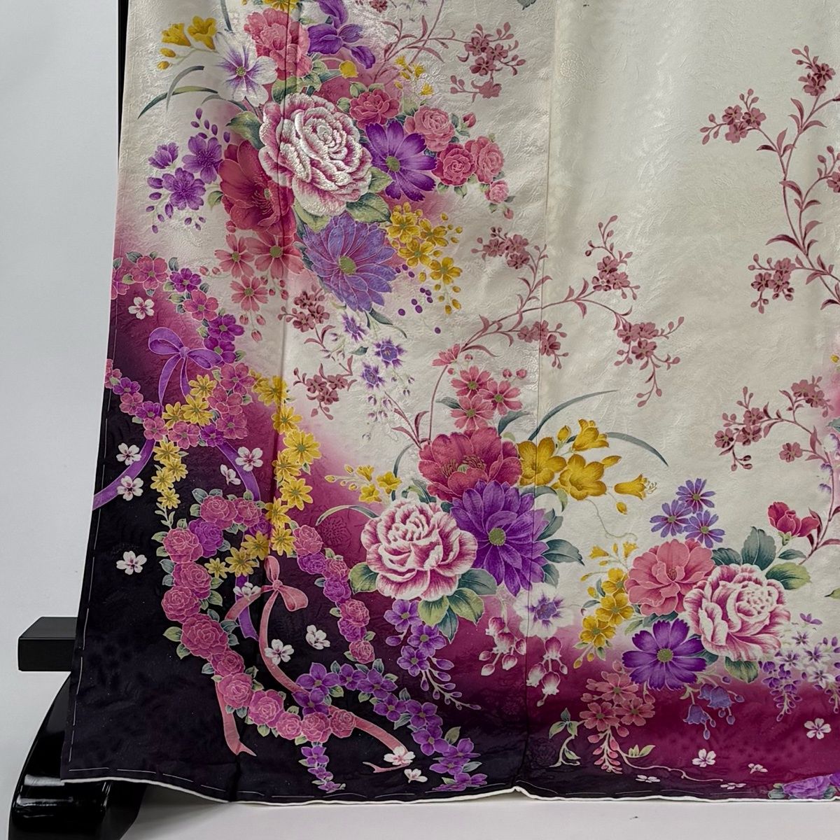 振袖 身丈176 cm 裄丈68 L 袷 草花 銀通し 刺繍 クリーム 正絹