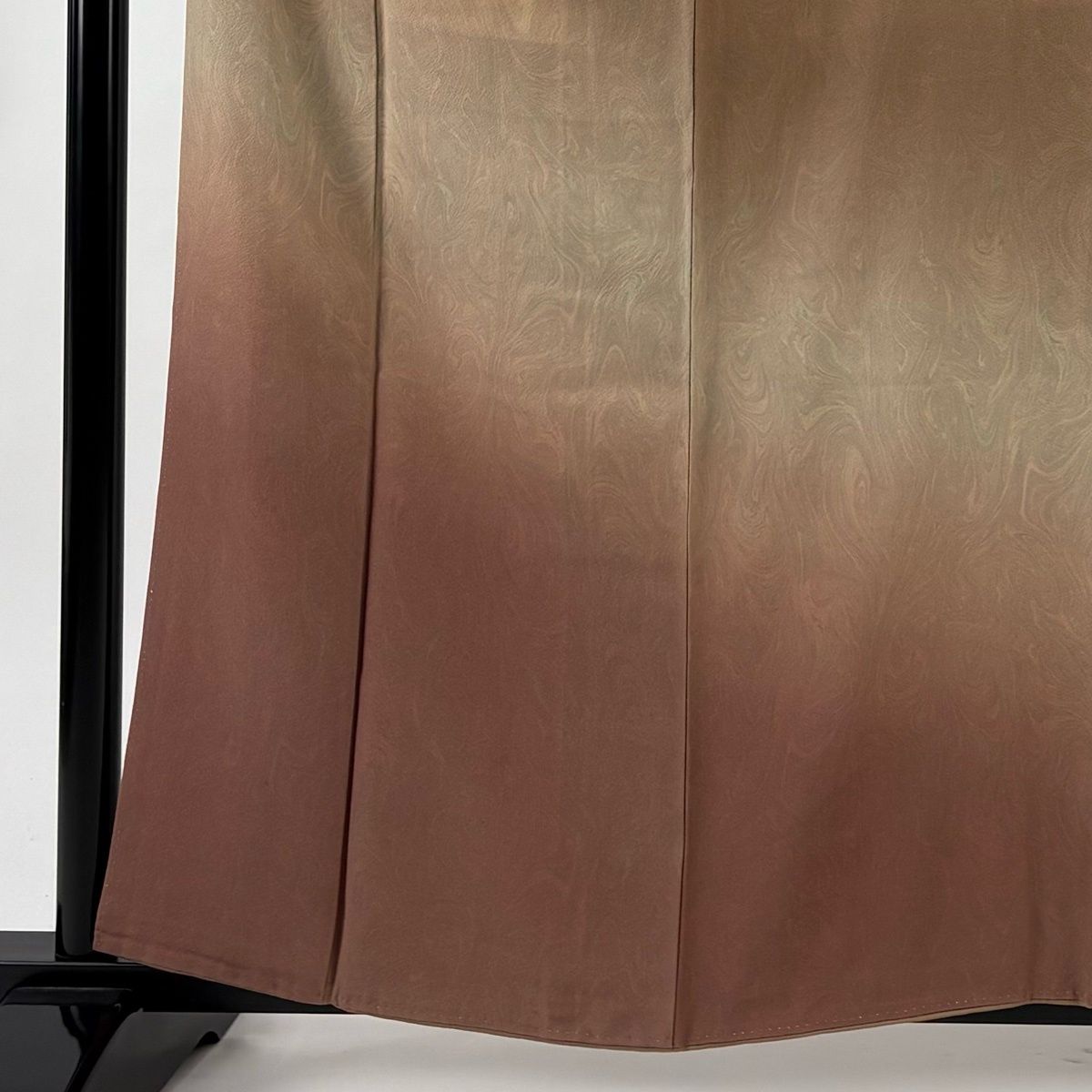 付下げ 身丈159.5 cm 裄丈63.5 S 袷 落款 墨流し ぼかし 薄茶色 正絹 名品