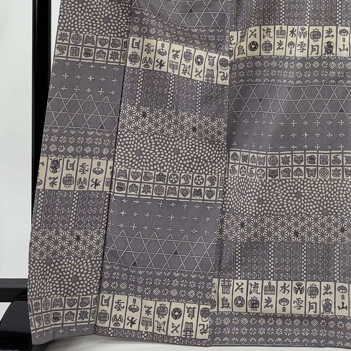 小紋 身丈168 cm 裄丈68.5 L 袷 紬地 落款 文字文 麻の葉 灰色 正絹 名品