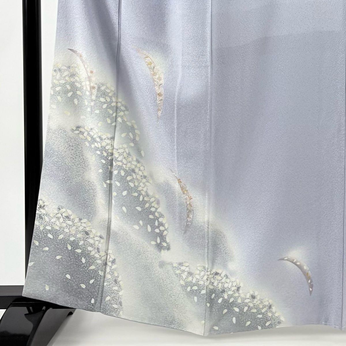 付下げ 身丈163.5 cm 裄丈66 M 袷 雪輪 花びら 金彩 刺繍 薄紫 正絹