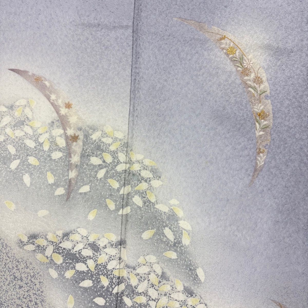  付下げ 身丈163.5 cm 裄丈66 M 袷 雪輪 花びら 金彩 刺繍 薄紫 正絹 訪問着 付け下げ 着物