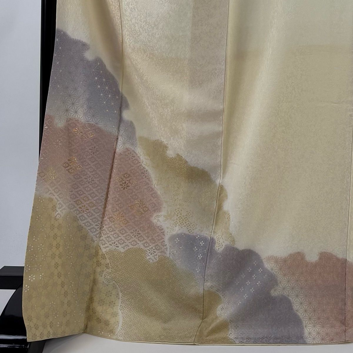 付下げ 身丈170.5 cm 裄丈68 L 袷 落款 雪輪 花菱 銀通し 金彩 クリーム 正絹 名品