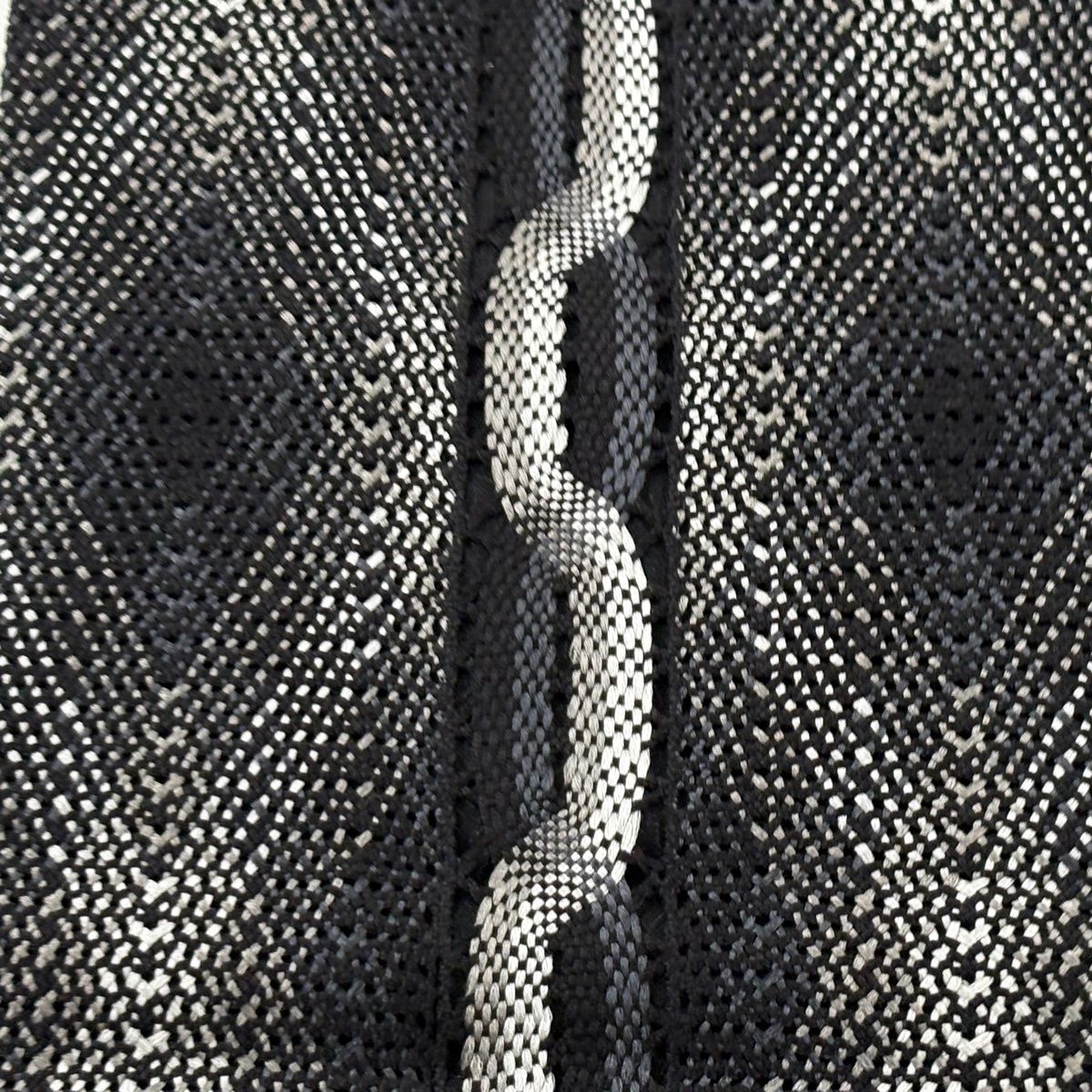 半幅帯 秀品 菱 幾何学模様 墨色 正絹