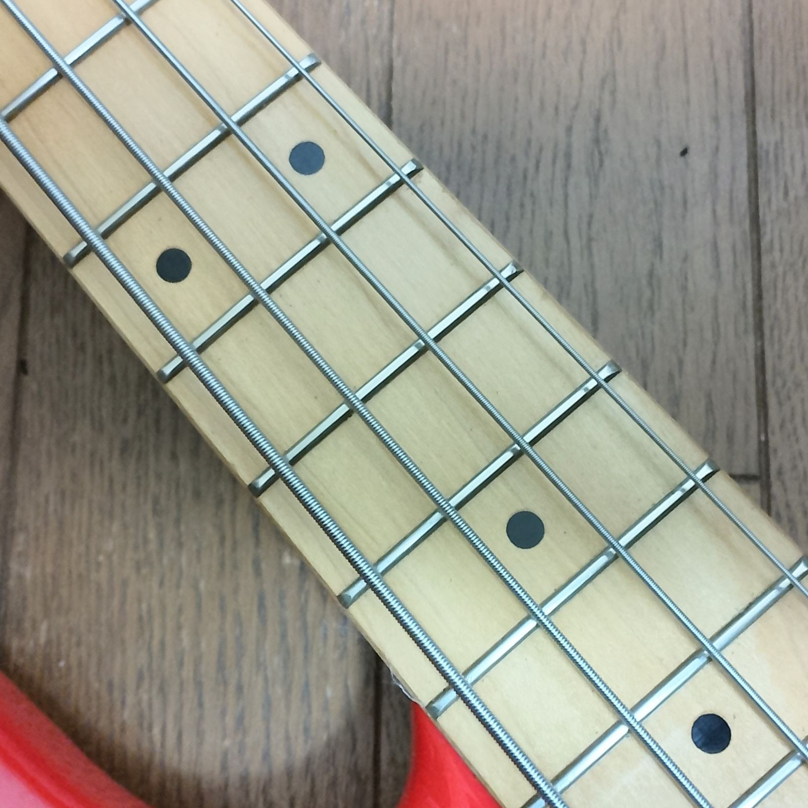 Vintage ジャズベースタイプ エレキベース オレンジ色 - メルカリ