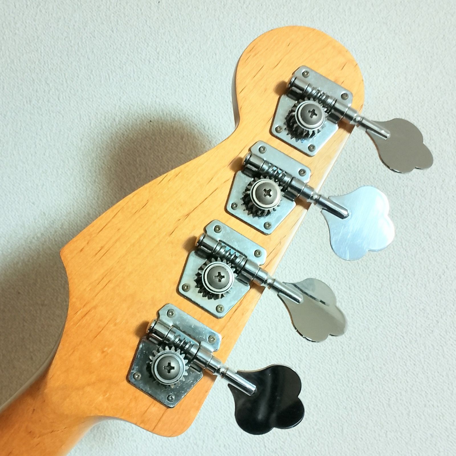 Vintage　ジャズベースタイプ　エレキベース　オレンジ色 Vintage ジャズベースタイプ エレキベース オレンジ色 - メルカリ