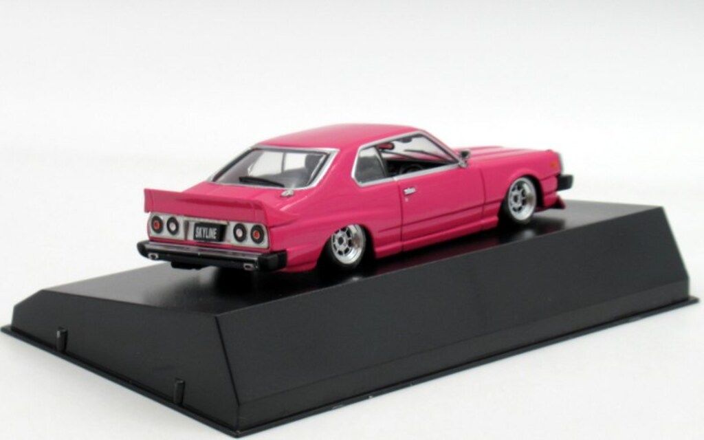 DISM 1/43スケール スカイライン HT 2000 GT-E・S 前期カスタム