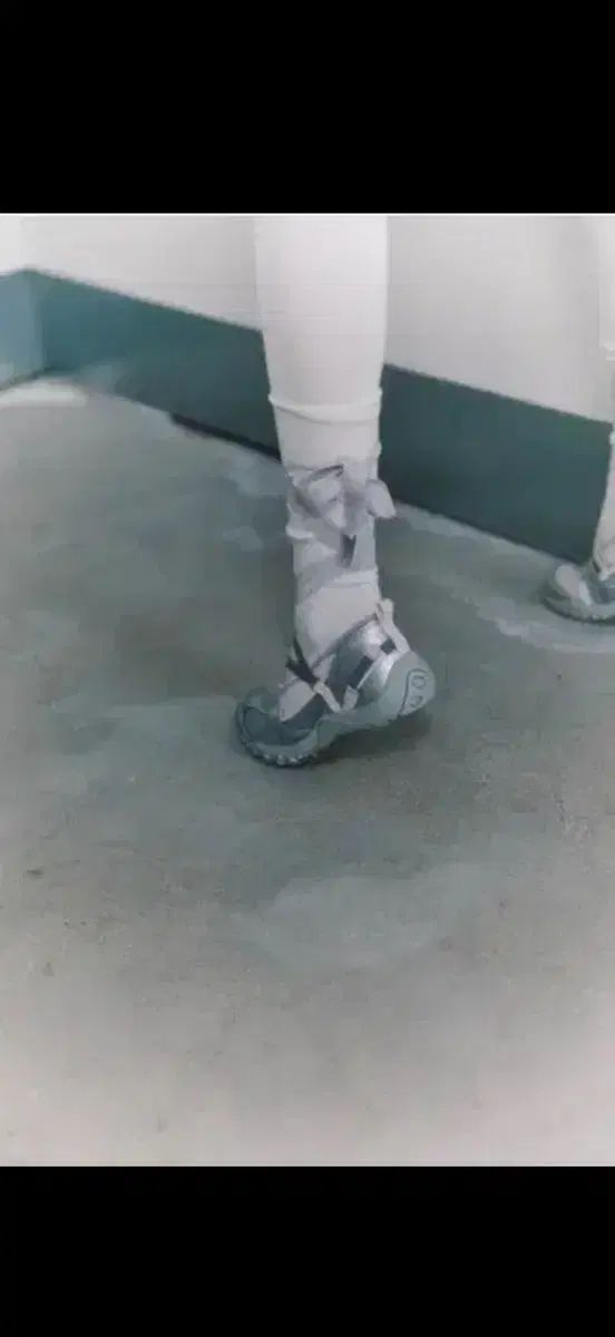 オホス OJOS トウシューズ バレエコア リボンスニーカー シルバー