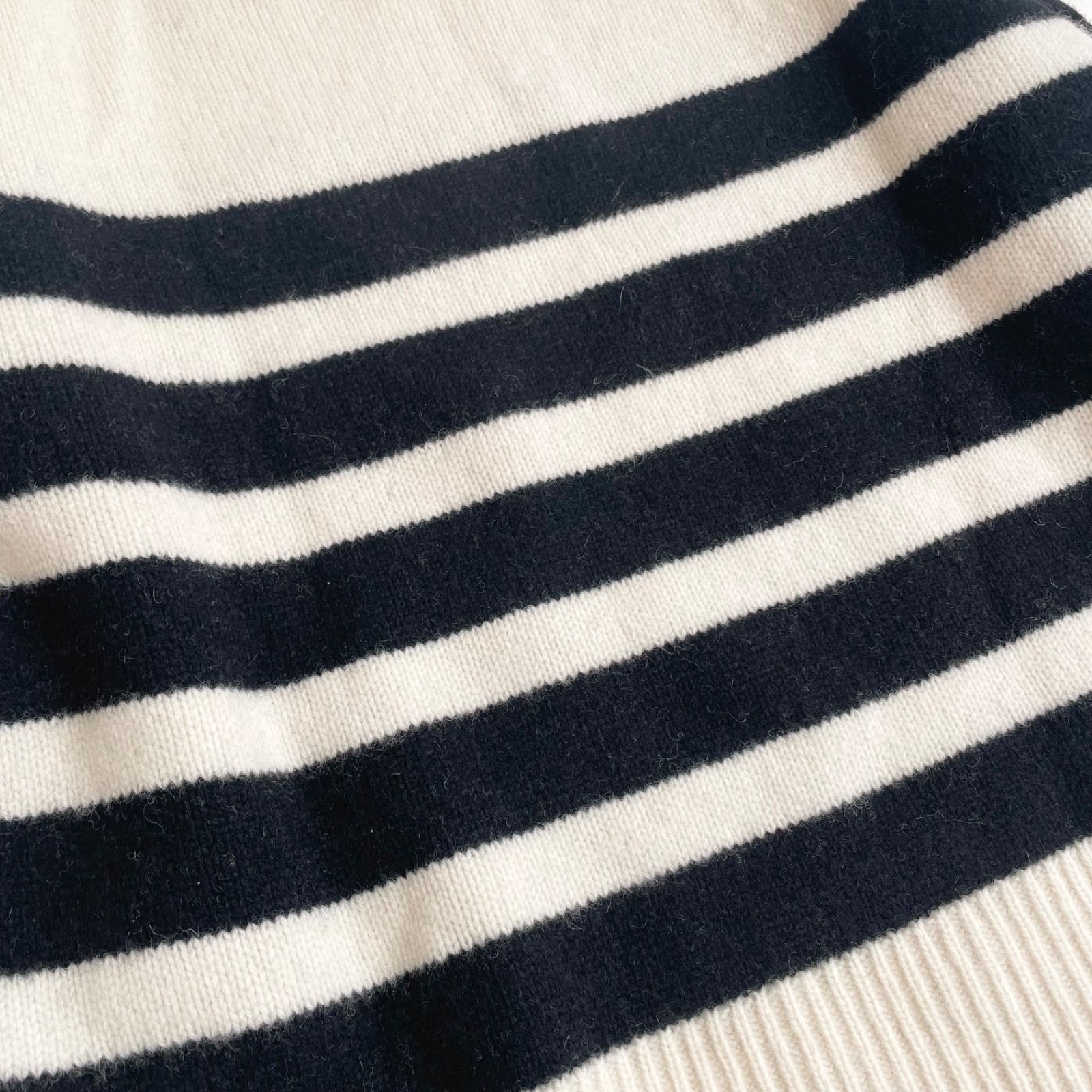 Deuxième Classe／ドゥーズィエムクラス カシミヤ混 ワイドボーダー