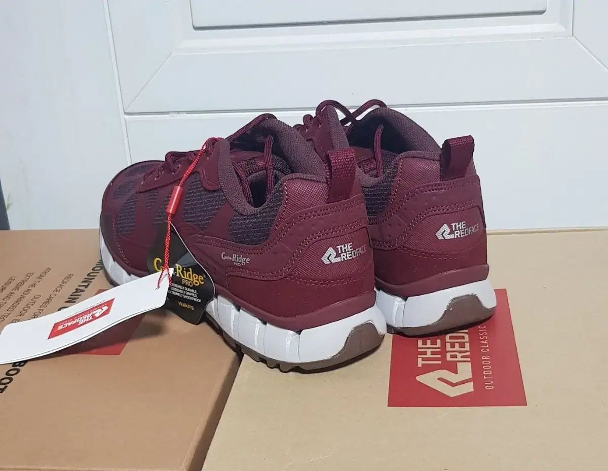 THE RED FACE トレッキングシューズ ^ 275