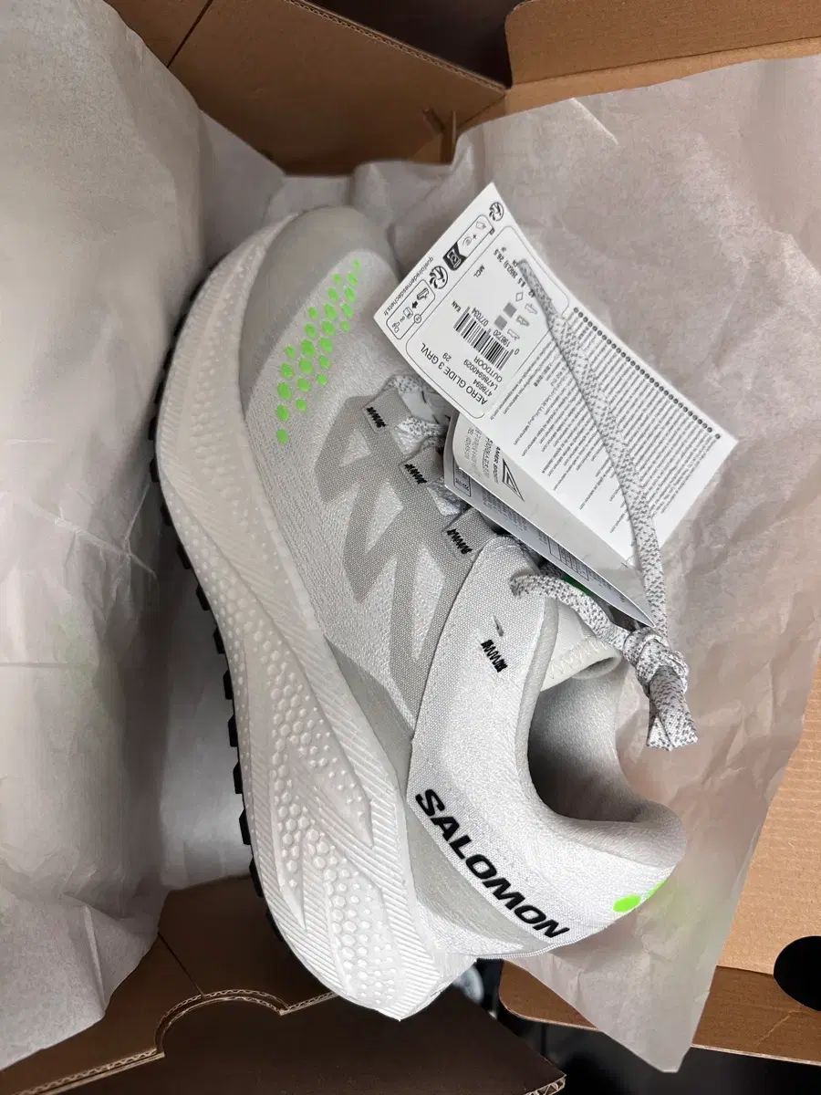 SALOMON AE GLIDE GRVL スニーカー 白