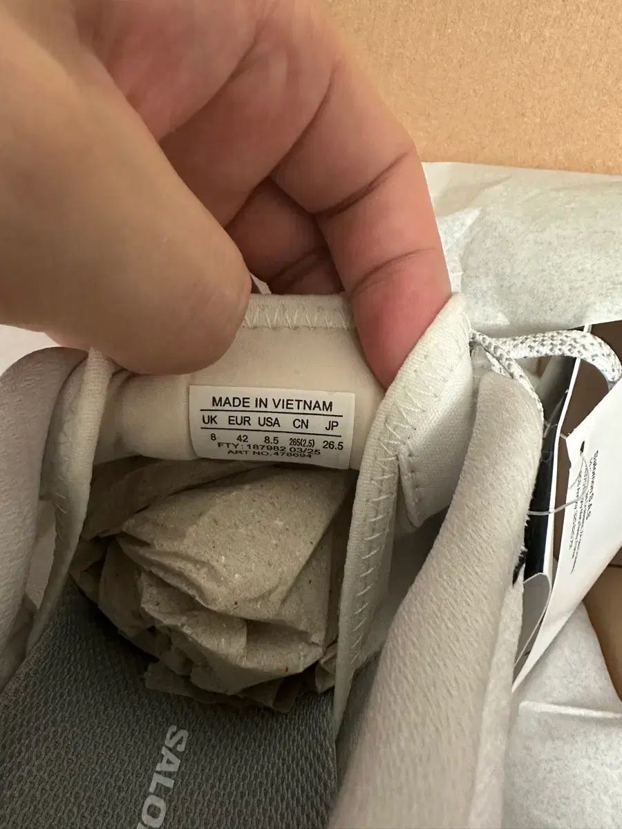  SALOMON AE GLIDE|GRVL スニーカー 白 登山靴 トレッキングシューズ アウトドアシューズ