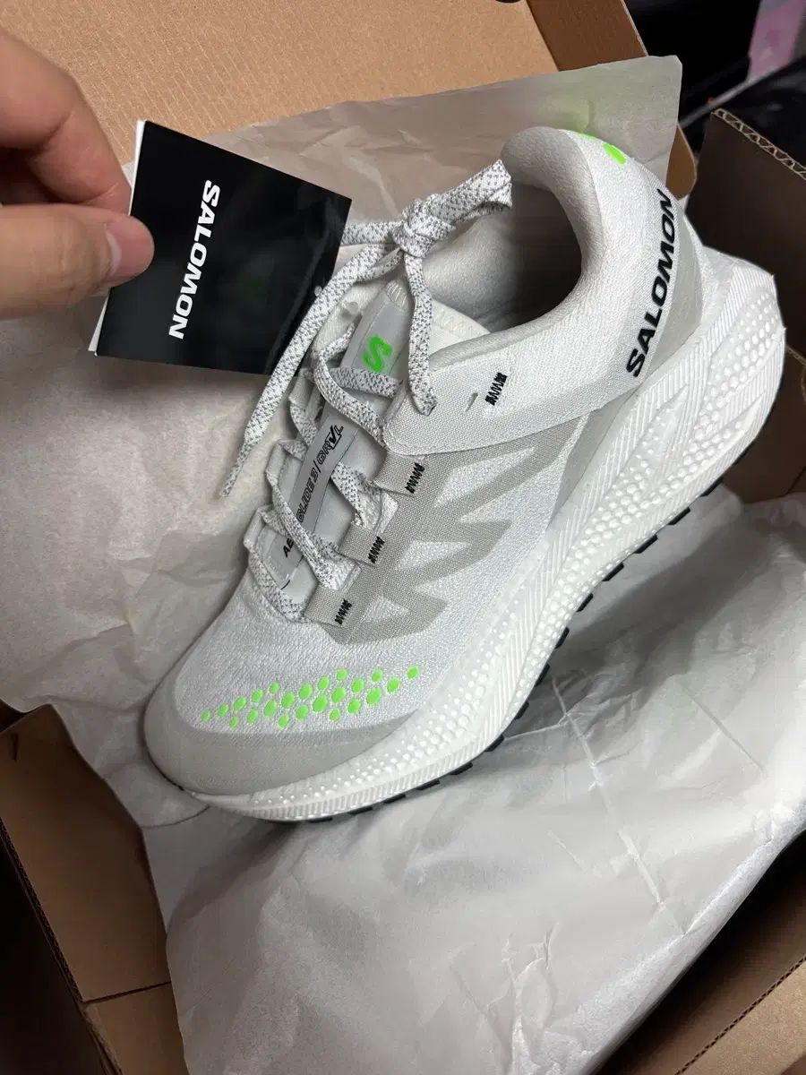 SALOMON AE GLIDE GRVL スニーカー 白