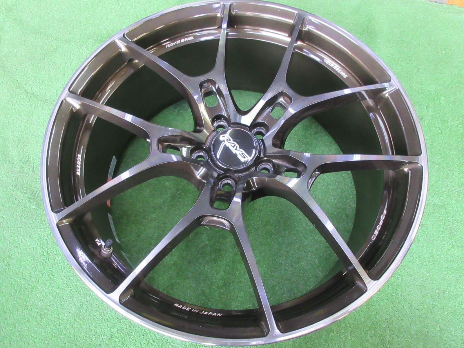 レイズ ボルクレーシングＧ０２５