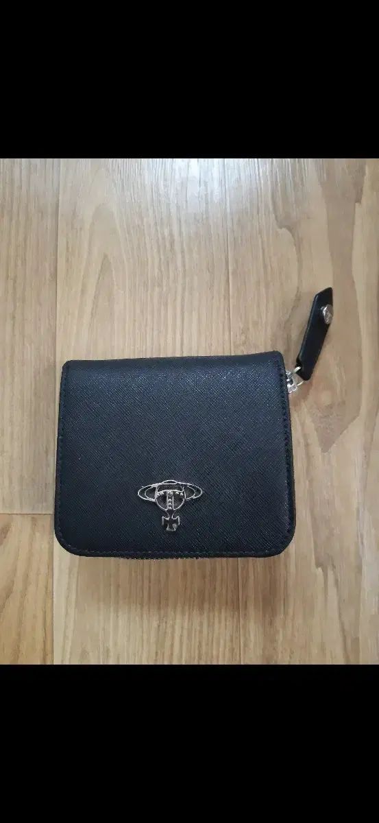 VIVIEN サフィアーノ 二つ折り財布