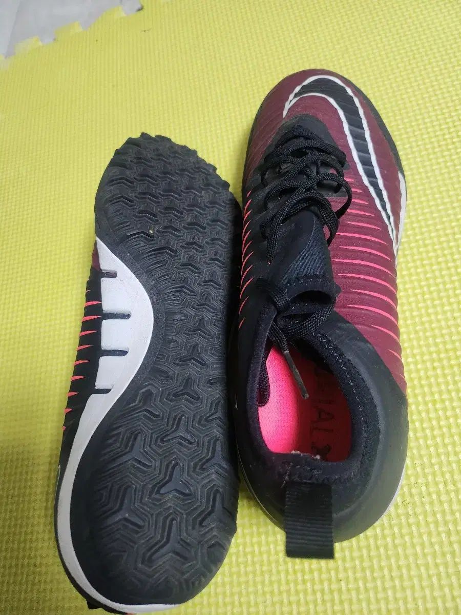 RUNNINGシューズ バーガンディ