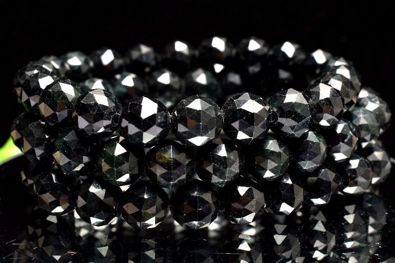 希少◇ミャンマー産 黒翡翠(ジェダイト) 8mm トライアングルカット