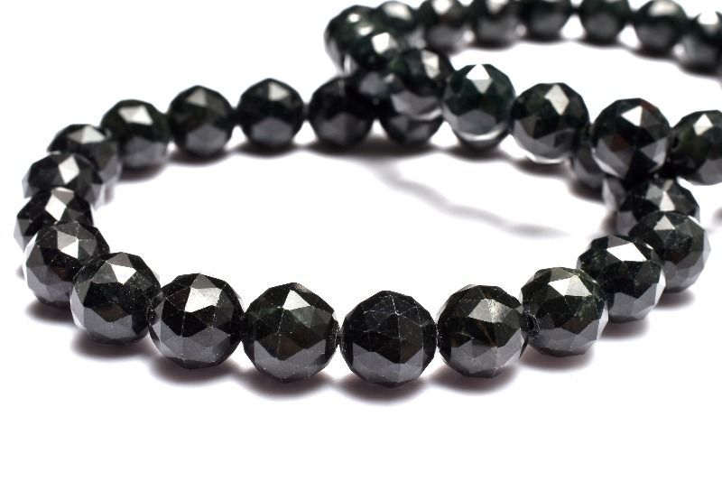 ☯黒い鉱石♌ティミーハーン⭐️レクライ♉タイの宝石♎勾玉♋プラクルアン✨️ 希少◇ミャンマー産 黒翡翠(ジェダイト) 8mm トライアングルカット