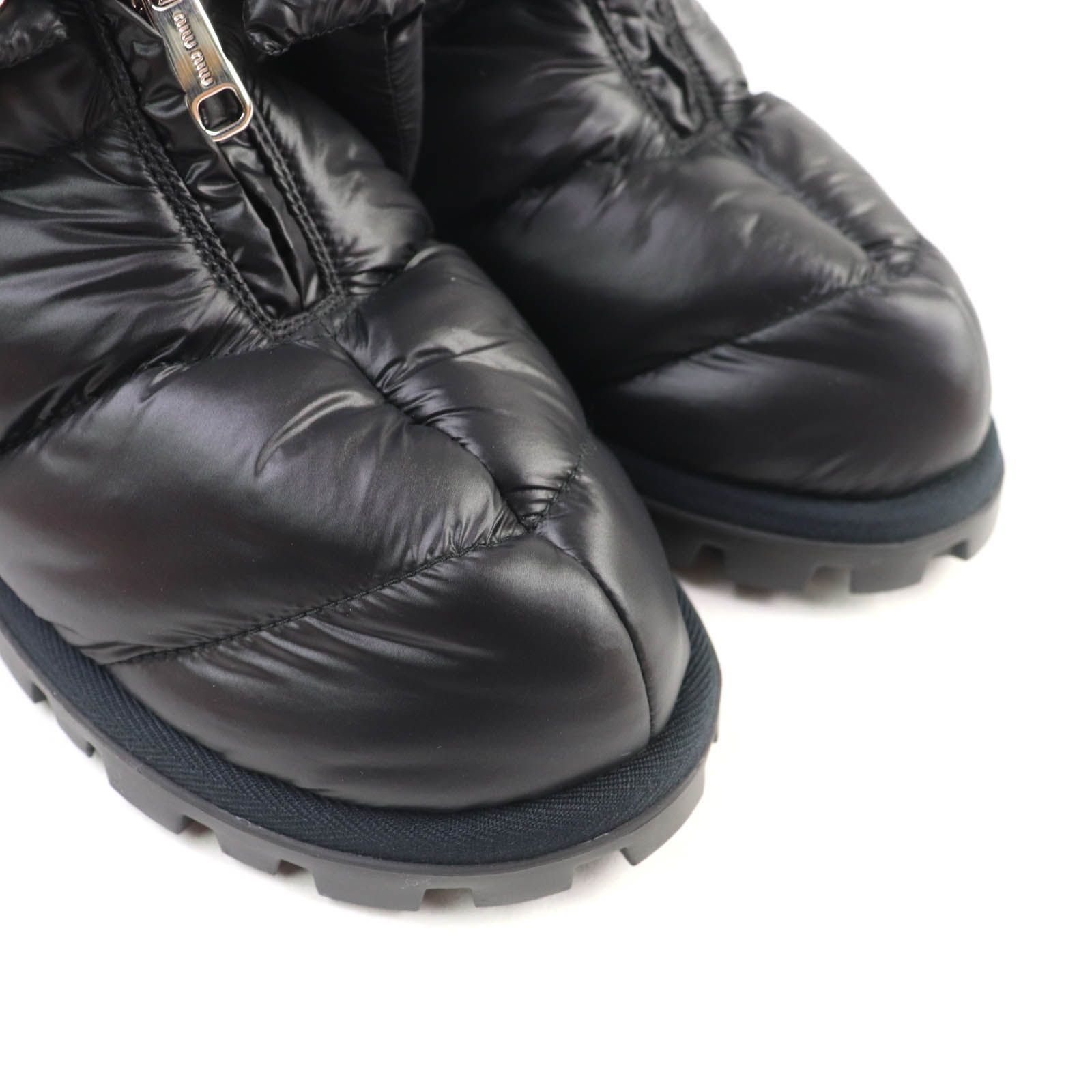 未使用品☆MIUMIU ミュウミュウ 5U599D NERO フロントZIP パディング