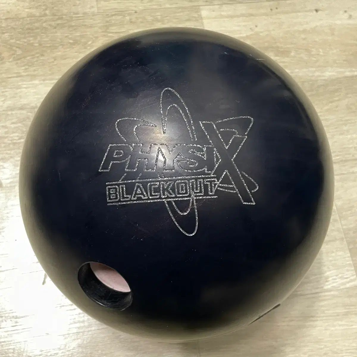 フィジーク ブラックアウト ボーリングボール