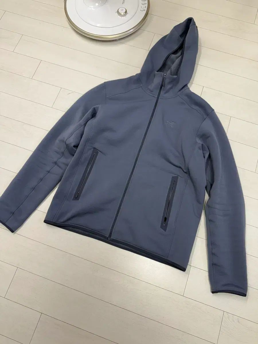 ARC TERYX カイアークナイト フーディー M サイズ