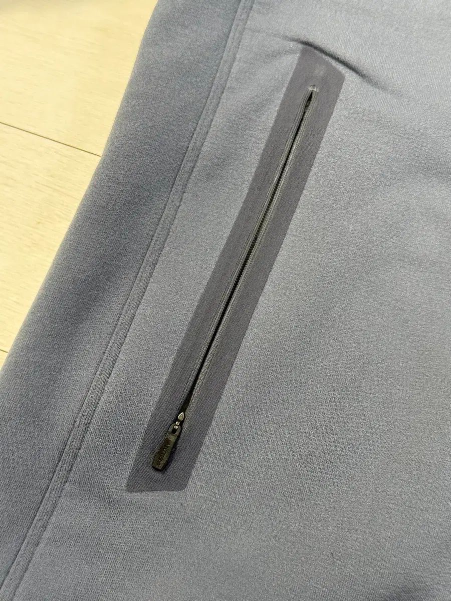  ARC TERYX カイアークナイト フーディー M サイズ その他 アウター