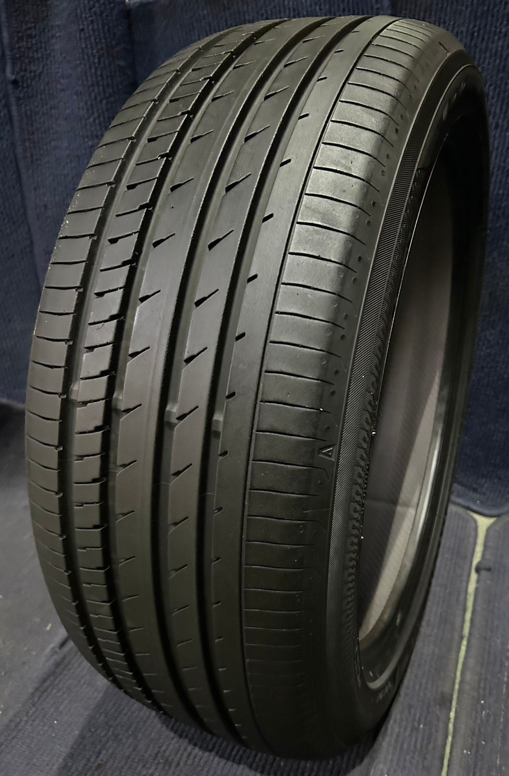 製造 溝8 5分山 ADVAN ｄB v 553 1本 215 45 R 18 ASP 3389