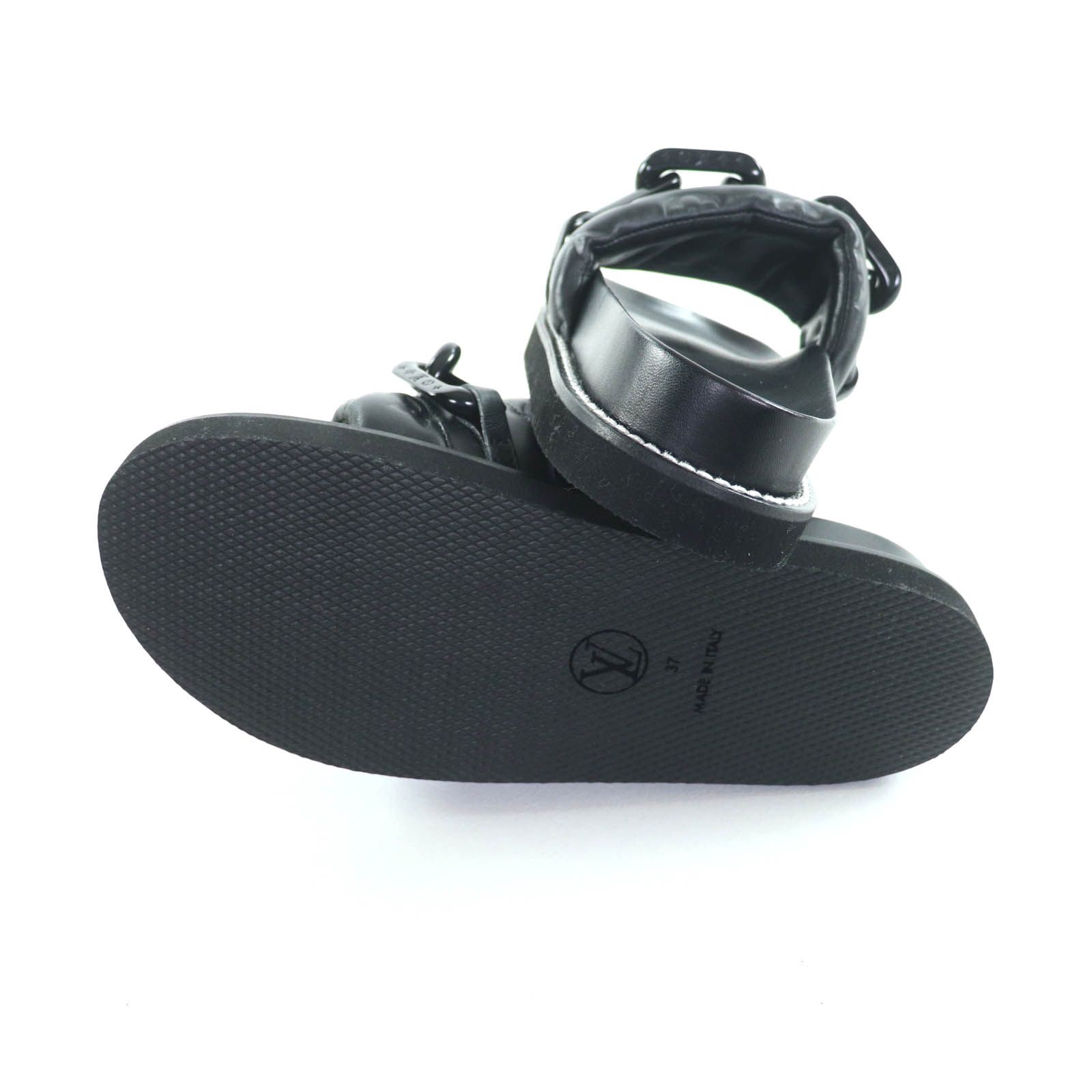 フラット サンダル