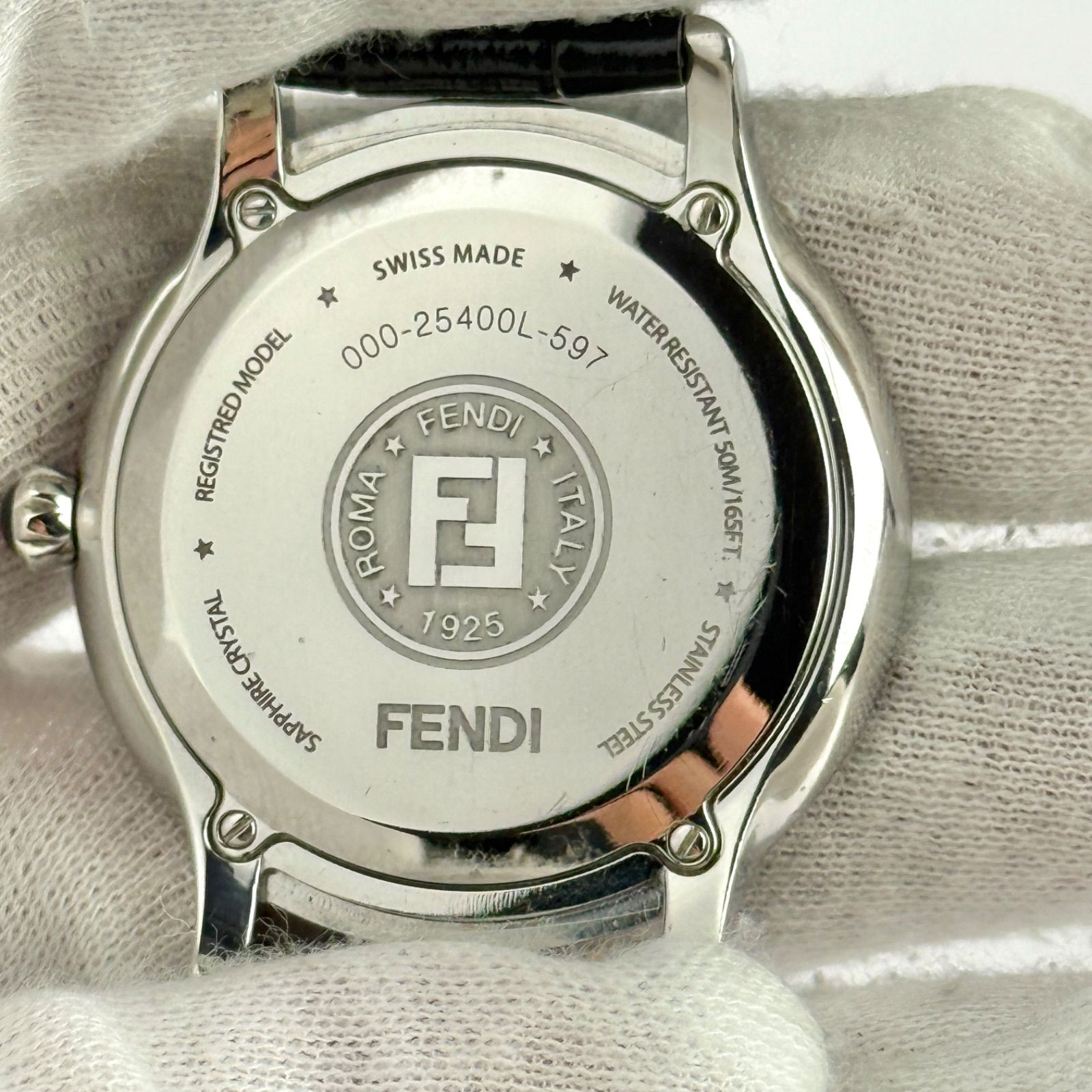 フェンディ 25400L クラシコ 新品ベルト 新品電池 メンズ 腕時計 723