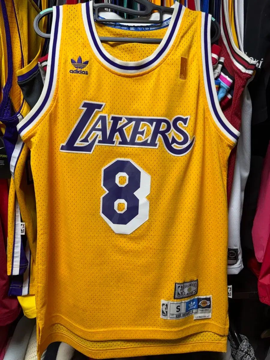 アディダス NBA ミッチェル＆ネス LA Lakers コービー・ブライアント GOLD 限定 ジャージ